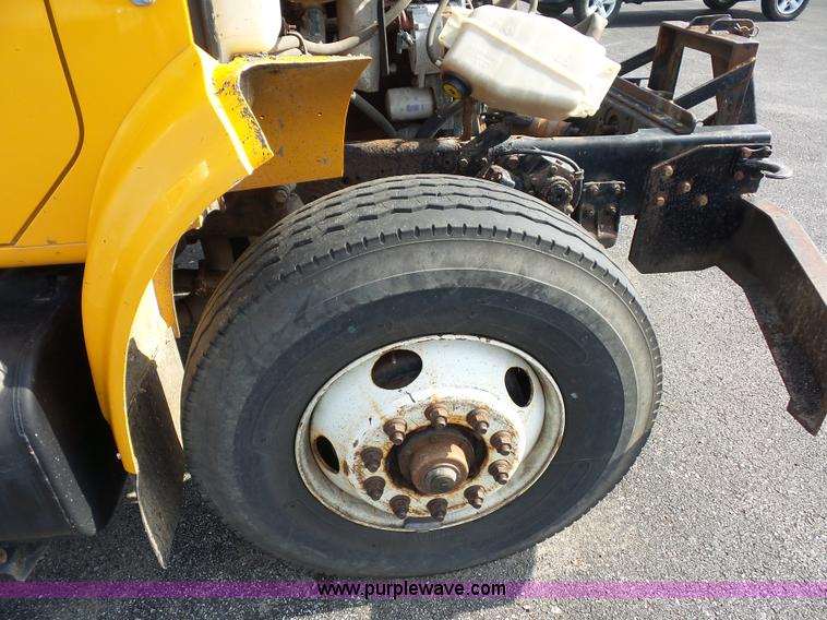 image for item K3495 1999 International 4900 dump truck