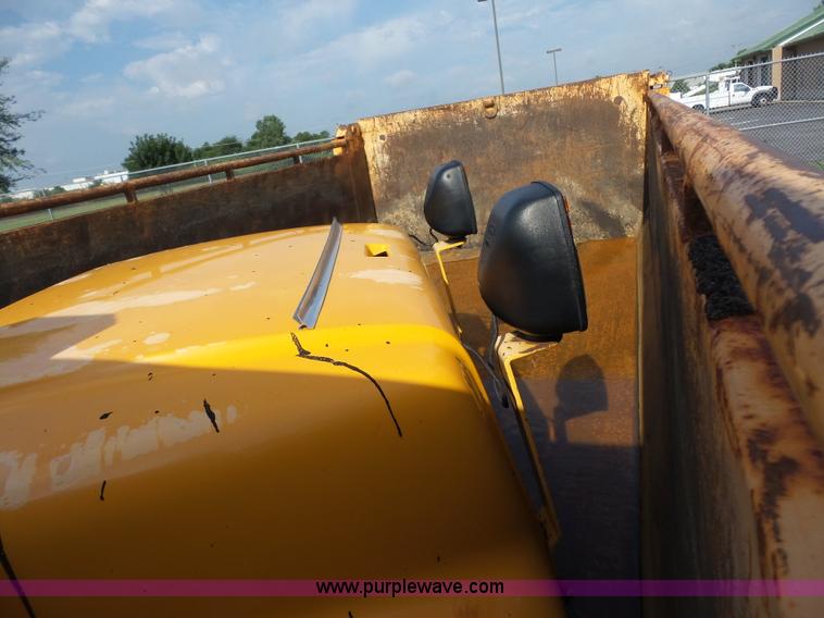 image for item K3495 1999 International 4900 dump truck