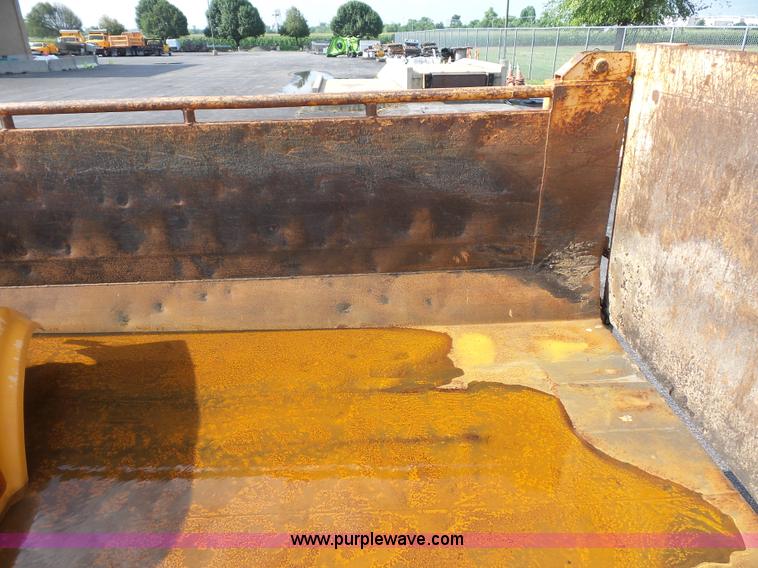 image for item K3495 1999 International 4900 dump truck