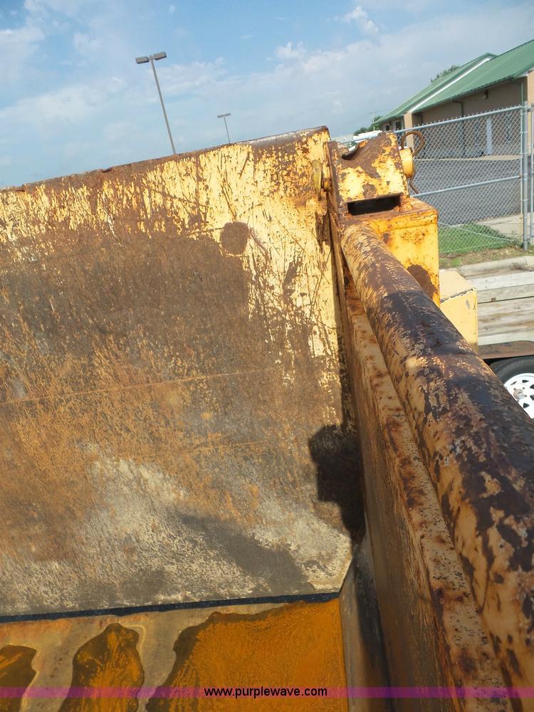 image for item K3495 1999 International 4900 dump truck