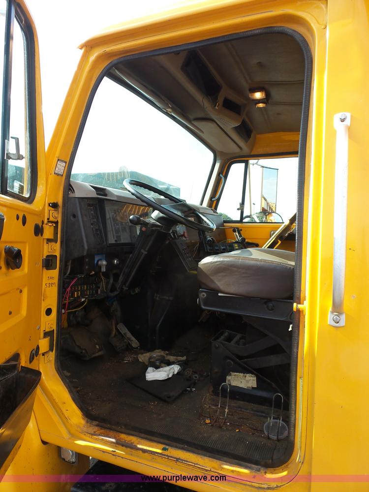 image for item K3495 1999 International 4900 dump truck