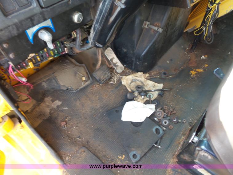 image for item K3495 1999 International 4900 dump truck