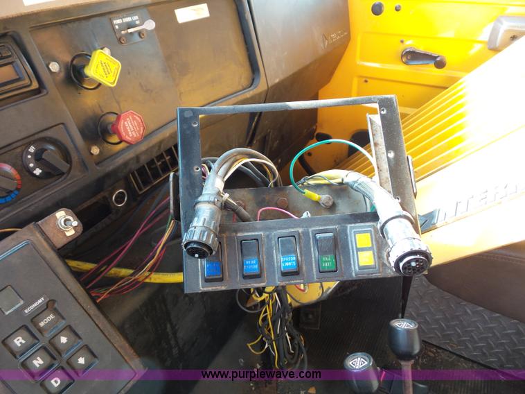 image for item K3495 1999 International 4900 dump truck