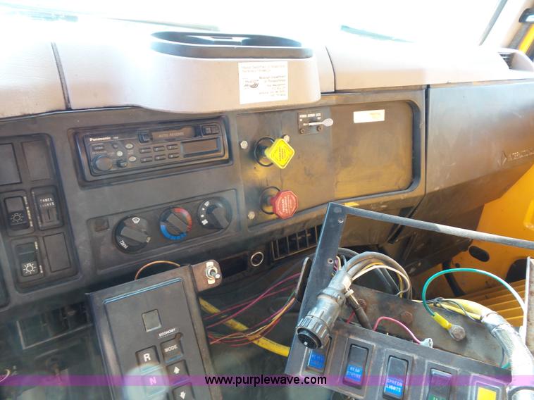 image for item K3495 1999 International 4900 dump truck