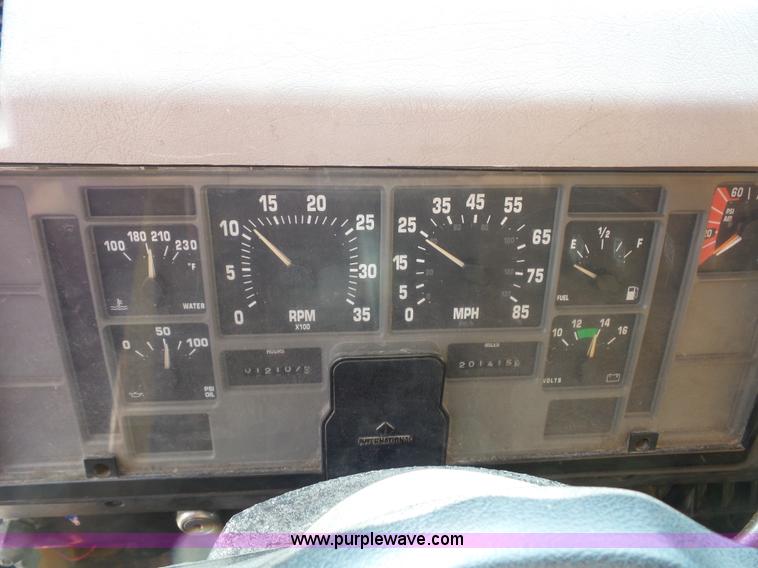 image for item K3495 1999 International 4900 dump truck