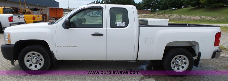 image for item K4625 2008 Chevrolet Silverado 1500 Ext. Cab pickup truck
