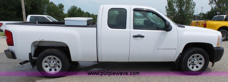 image for item K4625 2008 Chevrolet Silverado 1500 Ext. Cab pickup truck
