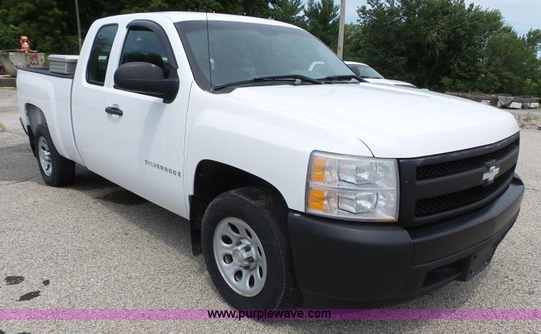 image for item K4625 2008 Chevrolet Silverado 1500 Ext. Cab pickup truck