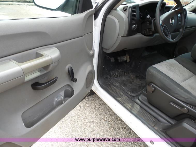 image for item K4625 2008 Chevrolet Silverado 1500 Ext. Cab pickup truck