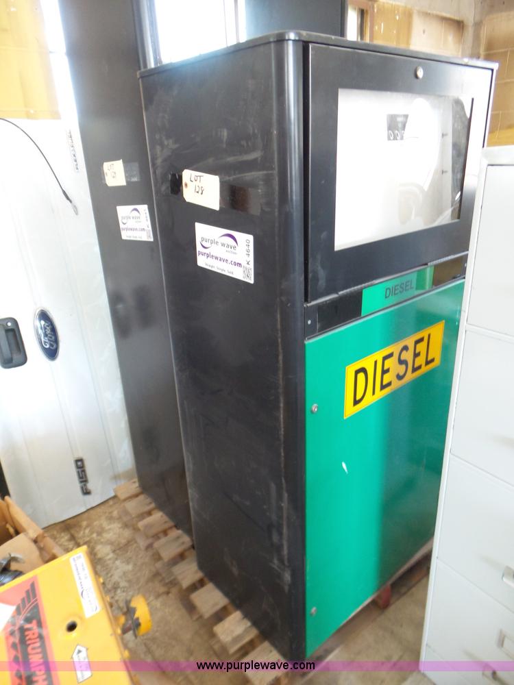 image for item K4640 Bennett fuel pump