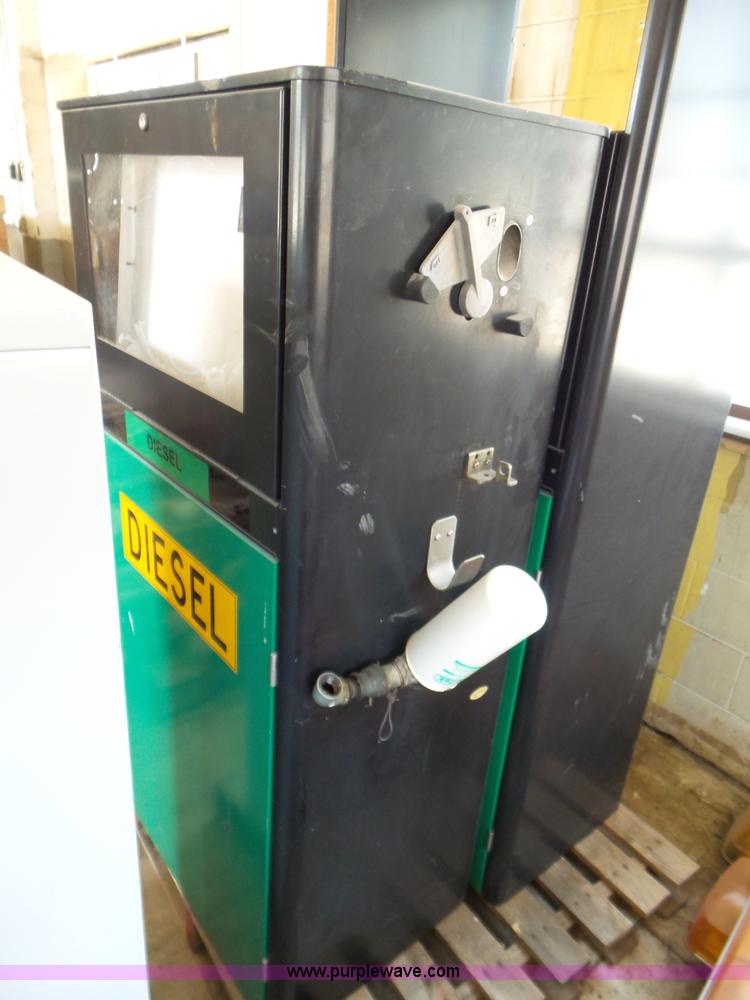 image for item K4640 Bennett fuel pump