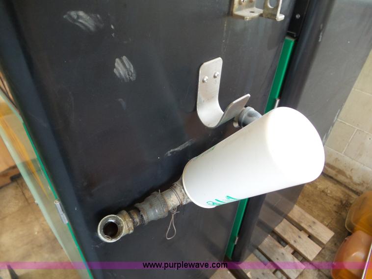 image for item K4640 Bennett fuel pump