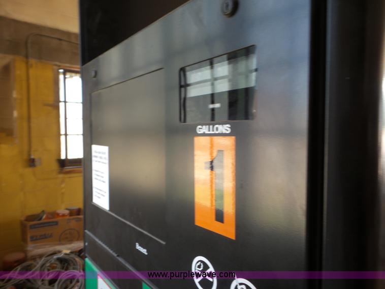 image for item K4641 Bennett fuel pump