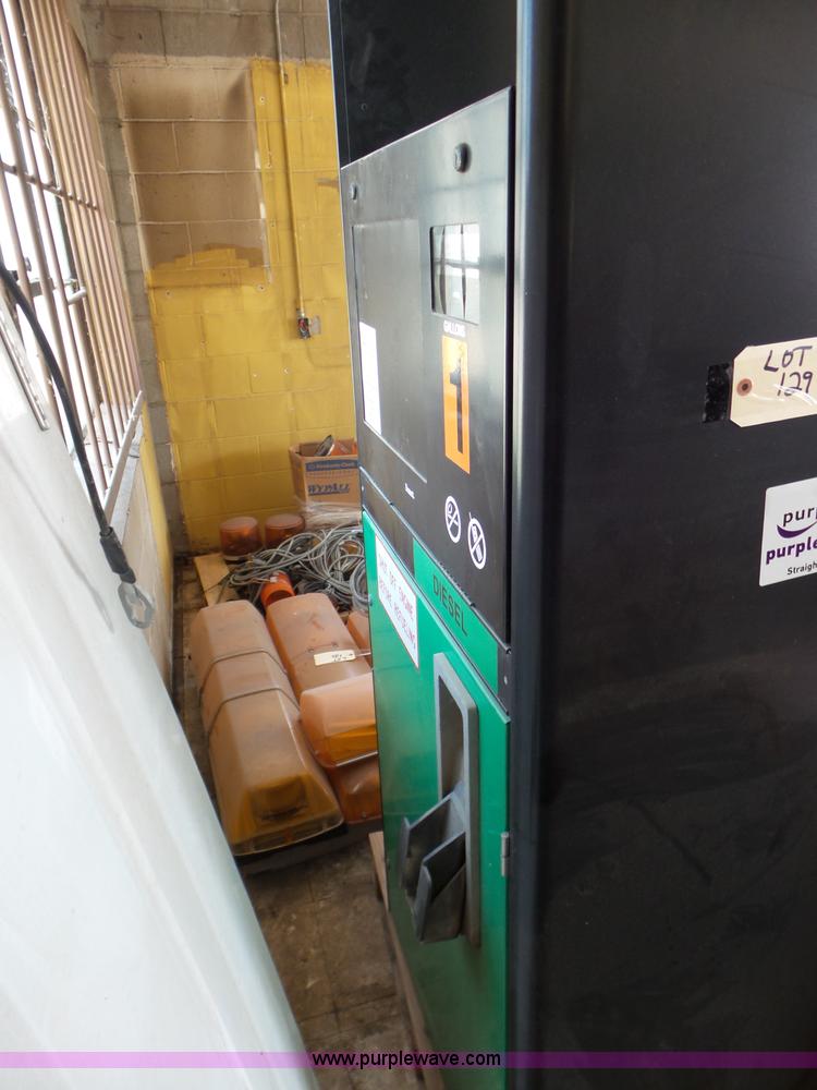 image for item K4641 Bennett fuel pump