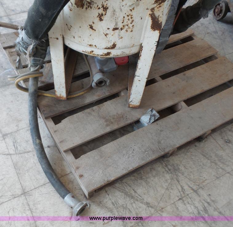 image for item K4642 1999 Schmidt sandblaster