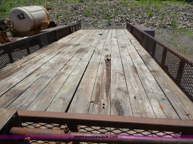 image for item K4654 1996 PJ utility trailer