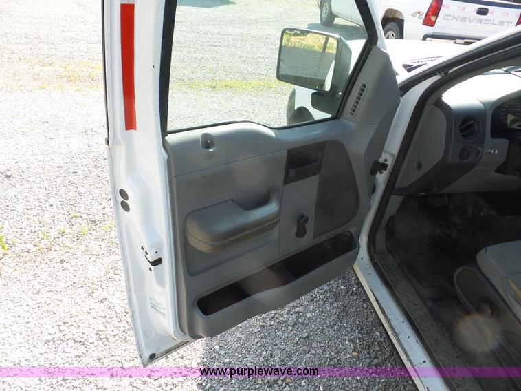 image for item L2860 2008 Ford F150 pickup truck