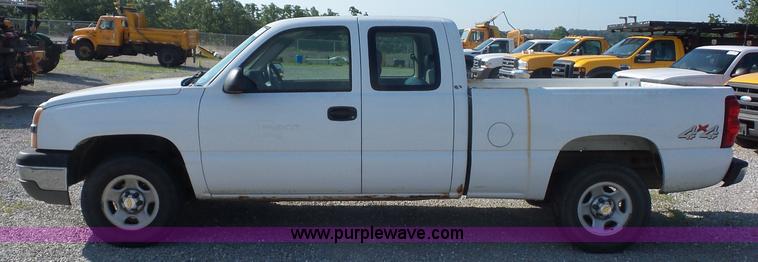 image for item L2861 2003 Chevrolet Silverado 1500 Ext. Cab pickup truck