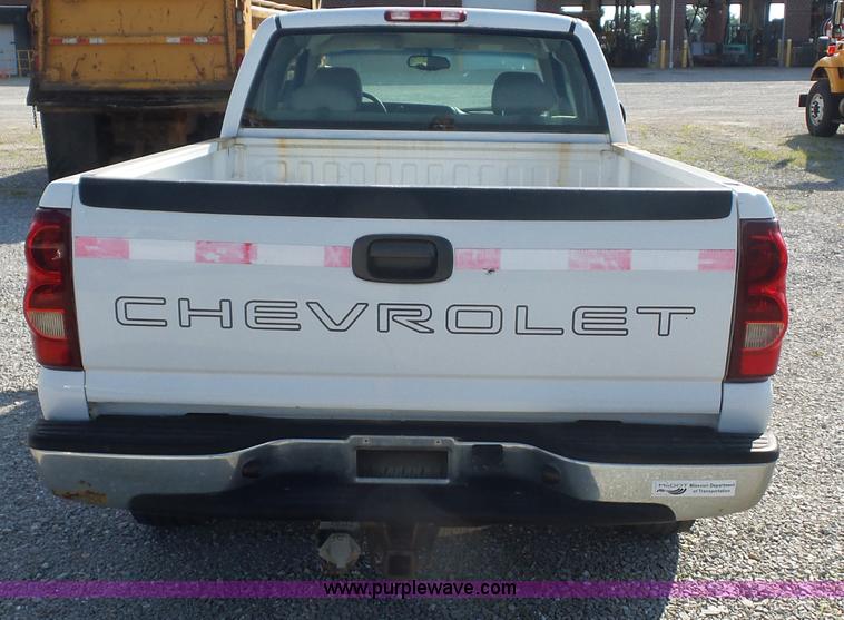 image for item L2861 2003 Chevrolet Silverado 1500 Ext. Cab pickup truck