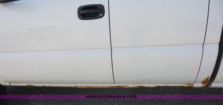 image for item L2861 2003 Chevrolet Silverado 1500 Ext. Cab pickup truck