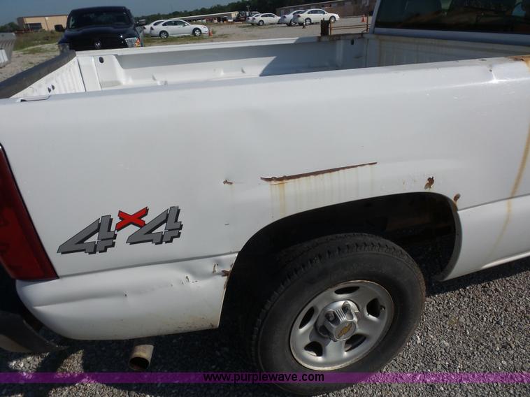 image for item L2861 2003 Chevrolet Silverado 1500 Ext. Cab pickup truck