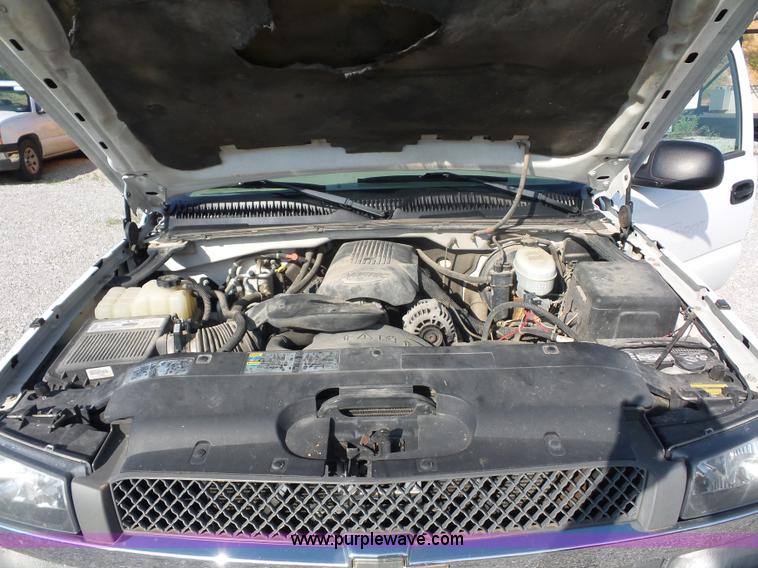 image for item L2861 2003 Chevrolet Silverado 1500 Ext. Cab pickup truck