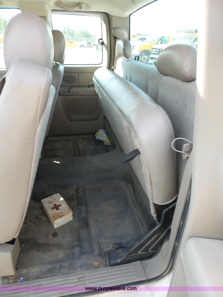 image for item L2861 2003 Chevrolet Silverado 1500 Ext. Cab pickup truck