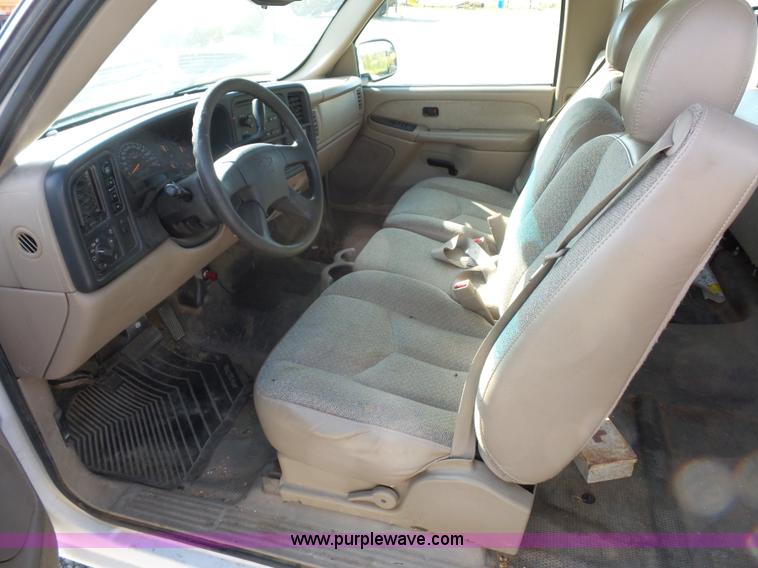 image for item L2861 2003 Chevrolet Silverado 1500 Ext. Cab pickup truck