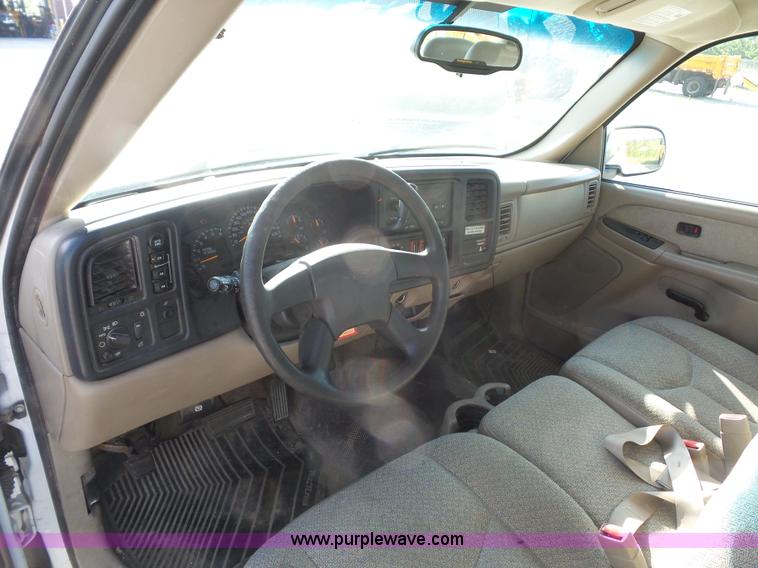 image for item L2861 2003 Chevrolet Silverado 1500 Ext. Cab pickup truck