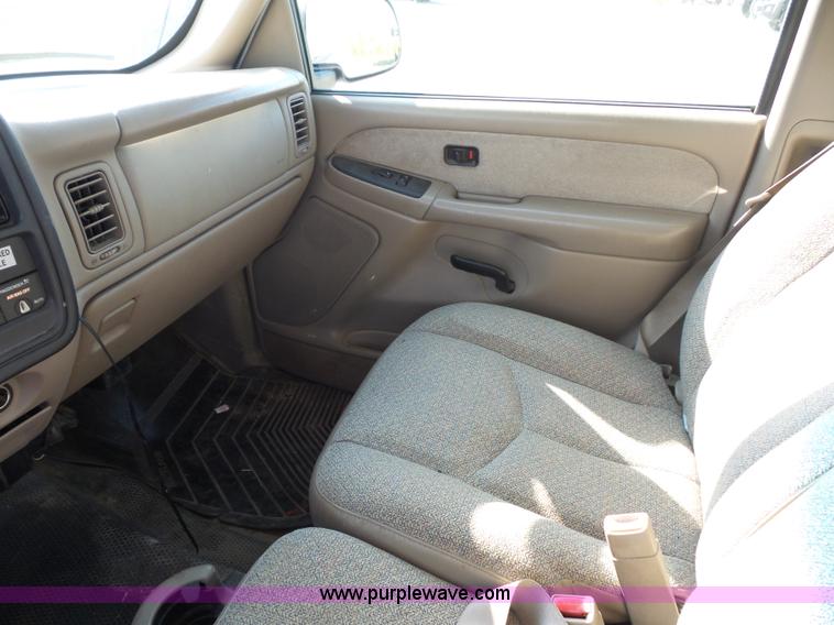 image for item L2861 2003 Chevrolet Silverado 1500 Ext. Cab pickup truck