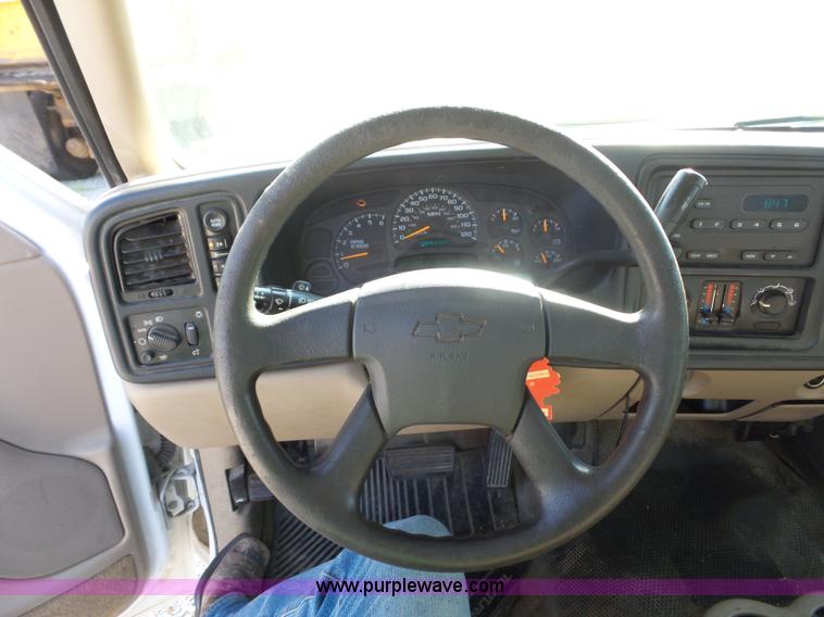 image for item L2861 2003 Chevrolet Silverado 1500 Ext. Cab pickup truck