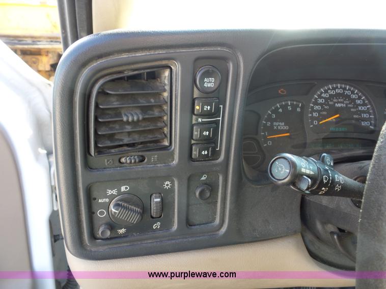 image for item L2861 2003 Chevrolet Silverado 1500 Ext. Cab pickup truck