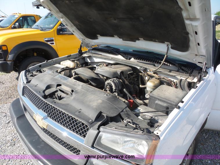 image for item L2863 2005 Chevrolet Silverado 1500 Ext. Cab pickup truck