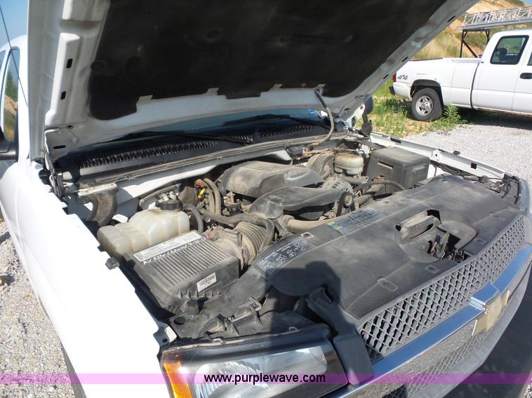 image for item L2863 2005 Chevrolet Silverado 1500 Ext. Cab pickup truck