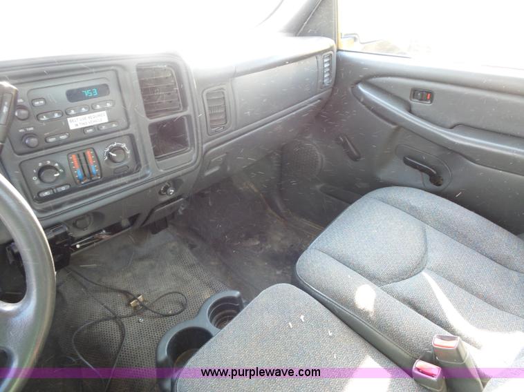 image for item L2863 2005 Chevrolet Silverado 1500 Ext. Cab pickup truck