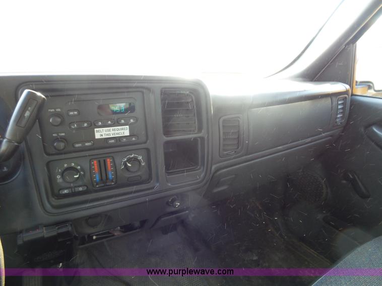 image for item L2863 2005 Chevrolet Silverado 1500 Ext. Cab pickup truck