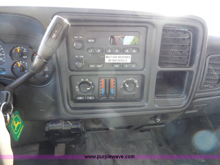 image for item L2863 2005 Chevrolet Silverado 1500 Ext. Cab pickup truck