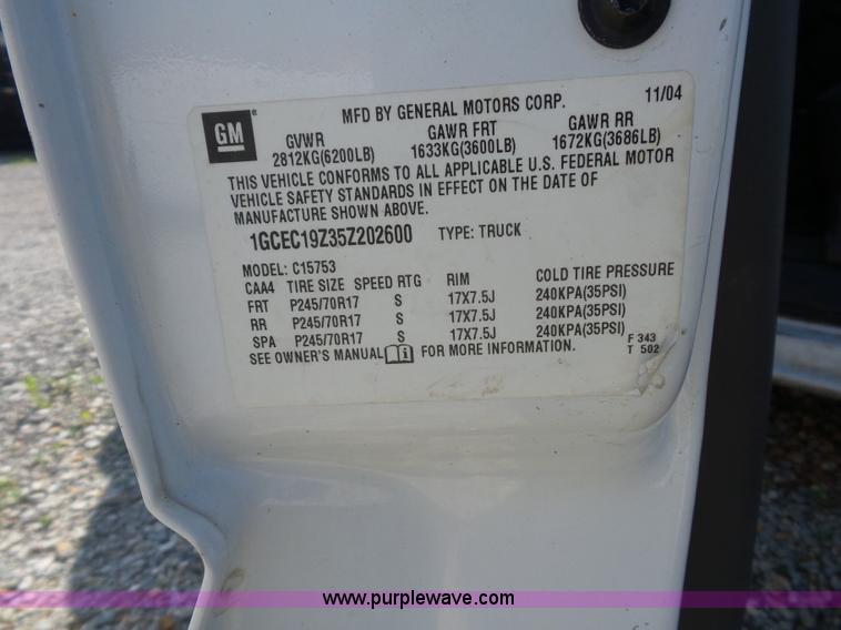 image for item L2863 2005 Chevrolet Silverado 1500 Ext. Cab pickup truck