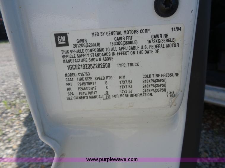 image for item L2863 2005 Chevrolet Silverado 1500 Ext. Cab pickup truck