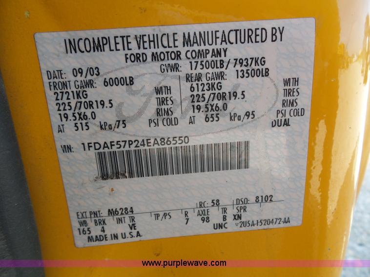 image for item L2864 2004 Ford F550 truck cab and chassis