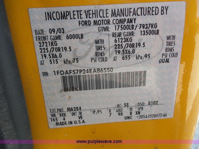 image for item L2864 2004 Ford F550 truck cab and chassis