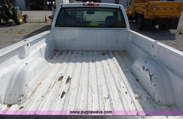 image for item L2866 2006 Chevrolet Silverado 1500 pickup truck
