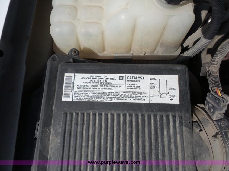 image for item L2866 2006 Chevrolet Silverado 1500 pickup truck