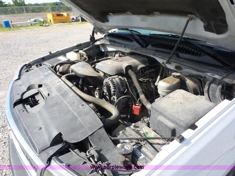 image for item L2866 2006 Chevrolet Silverado 1500 pickup truck