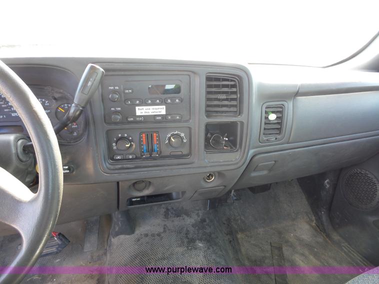 image for item L2866 2006 Chevrolet Silverado 1500 pickup truck