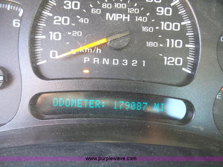 image for item L2866 2006 Chevrolet Silverado 1500 pickup truck