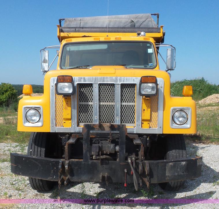 image for item L2867 2002 International F2554 dump truck