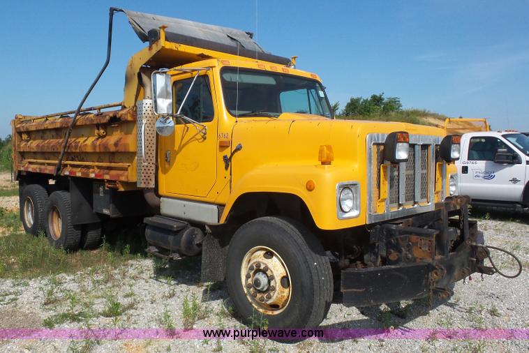 image for item L2867 2002 International F2554 dump truck