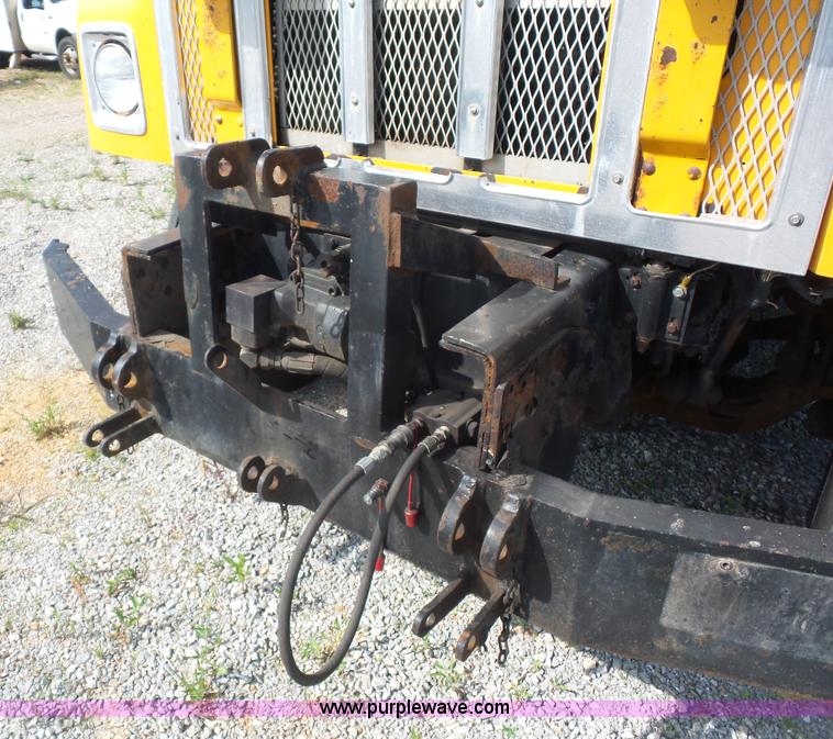 image for item L2867 2002 International F2554 dump truck