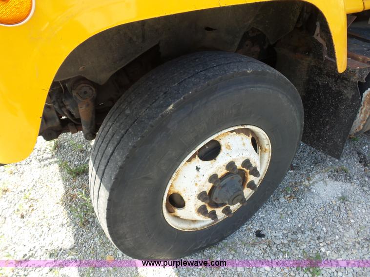 image for item L2867 2002 International F2554 dump truck